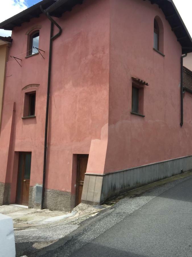 Casa Vacanze Elena Rometta Exteriör bild