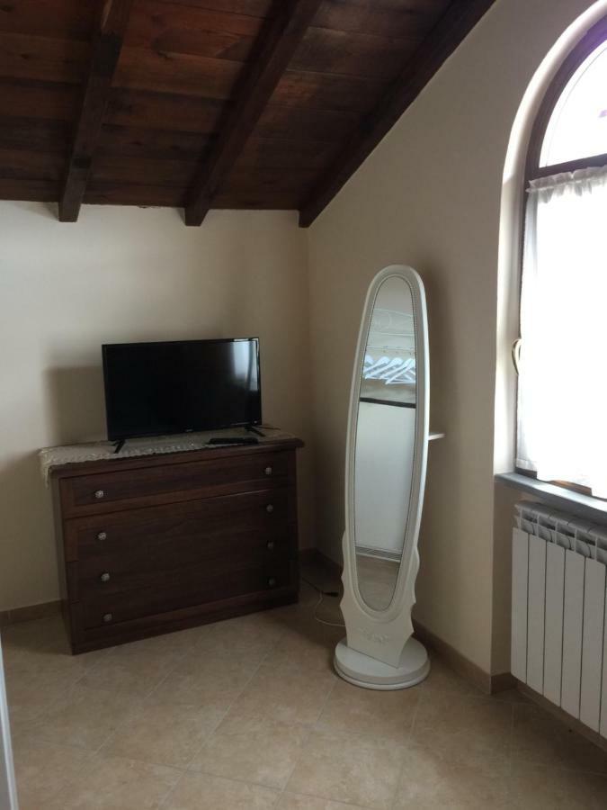 Casa Vacanze Elena Rometta Exteriör bild