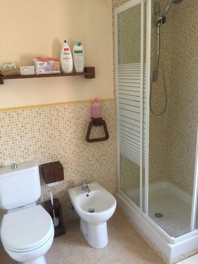 Casa Vacanze Elena Rometta Exteriör bild