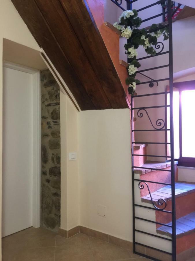 Casa Vacanze Elena Rometta Exteriör bild