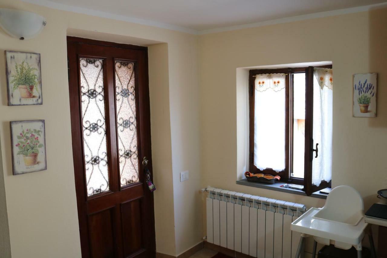 Casa Vacanze Elena Rometta Exteriör bild