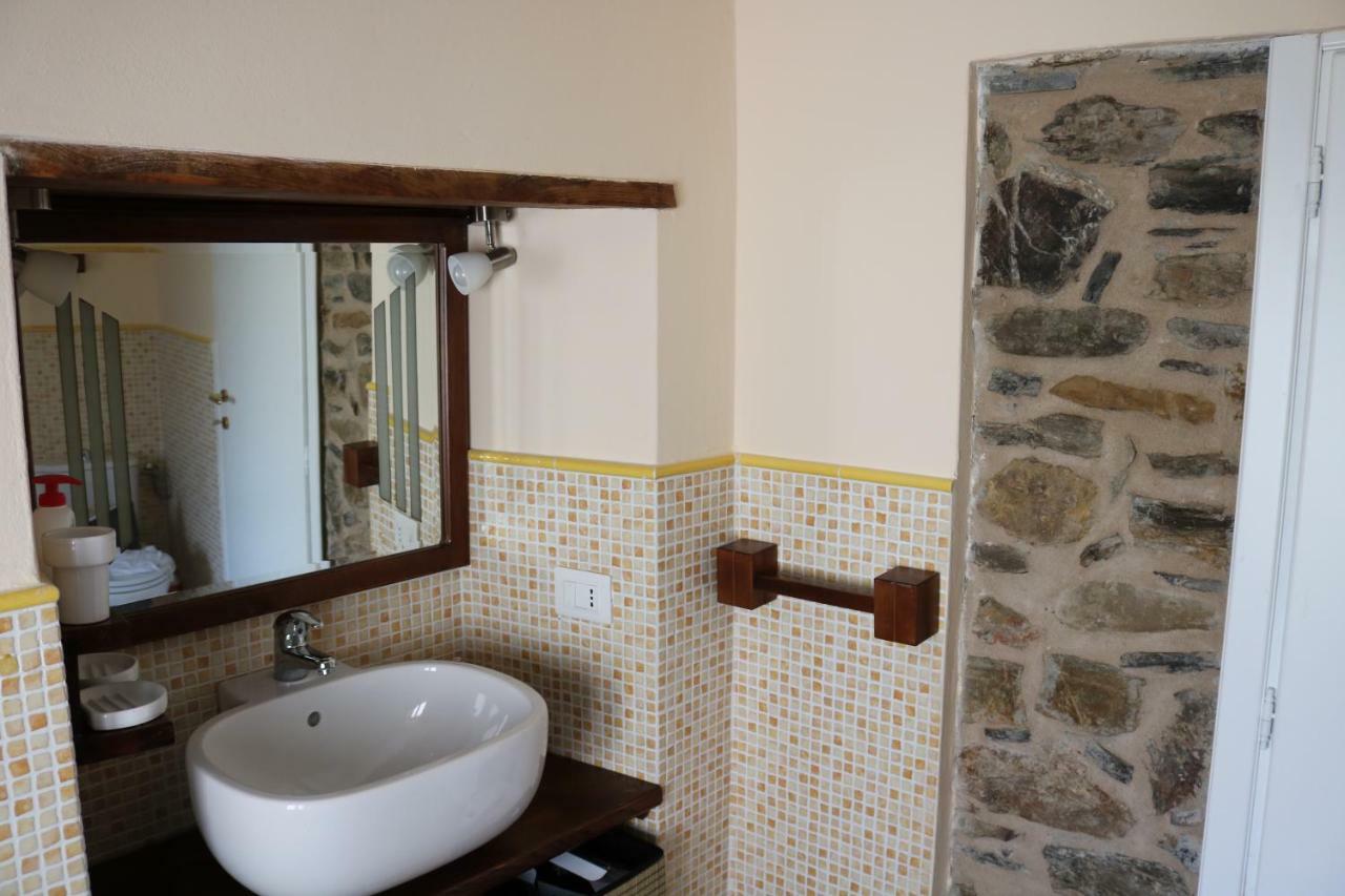 Casa Vacanze Elena Rometta Exteriör bild
