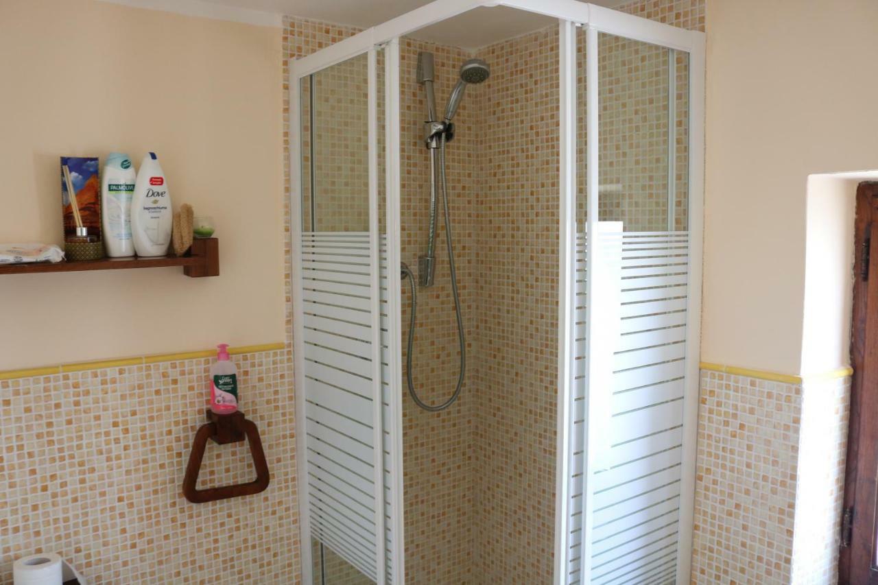 Casa Vacanze Elena Rometta Exteriör bild