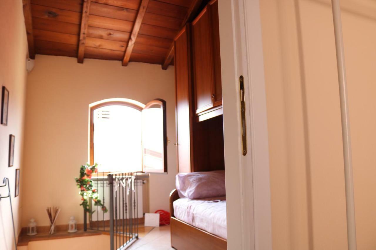 Casa Vacanze Elena Rometta Exteriör bild
