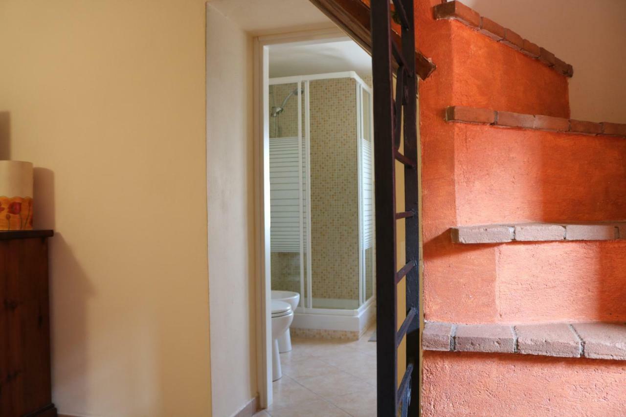 Casa Vacanze Elena Rometta Exteriör bild