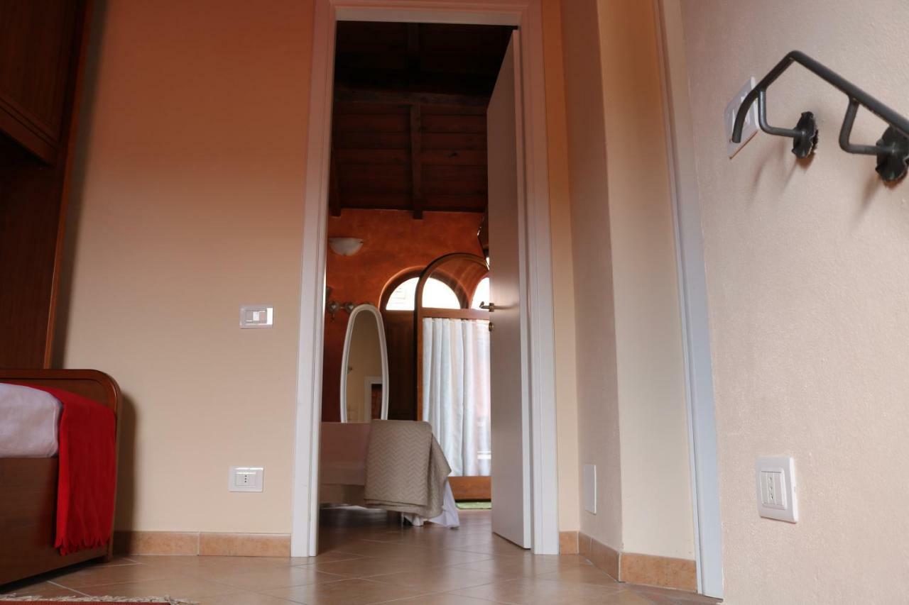 Casa Vacanze Elena Rometta Exteriör bild