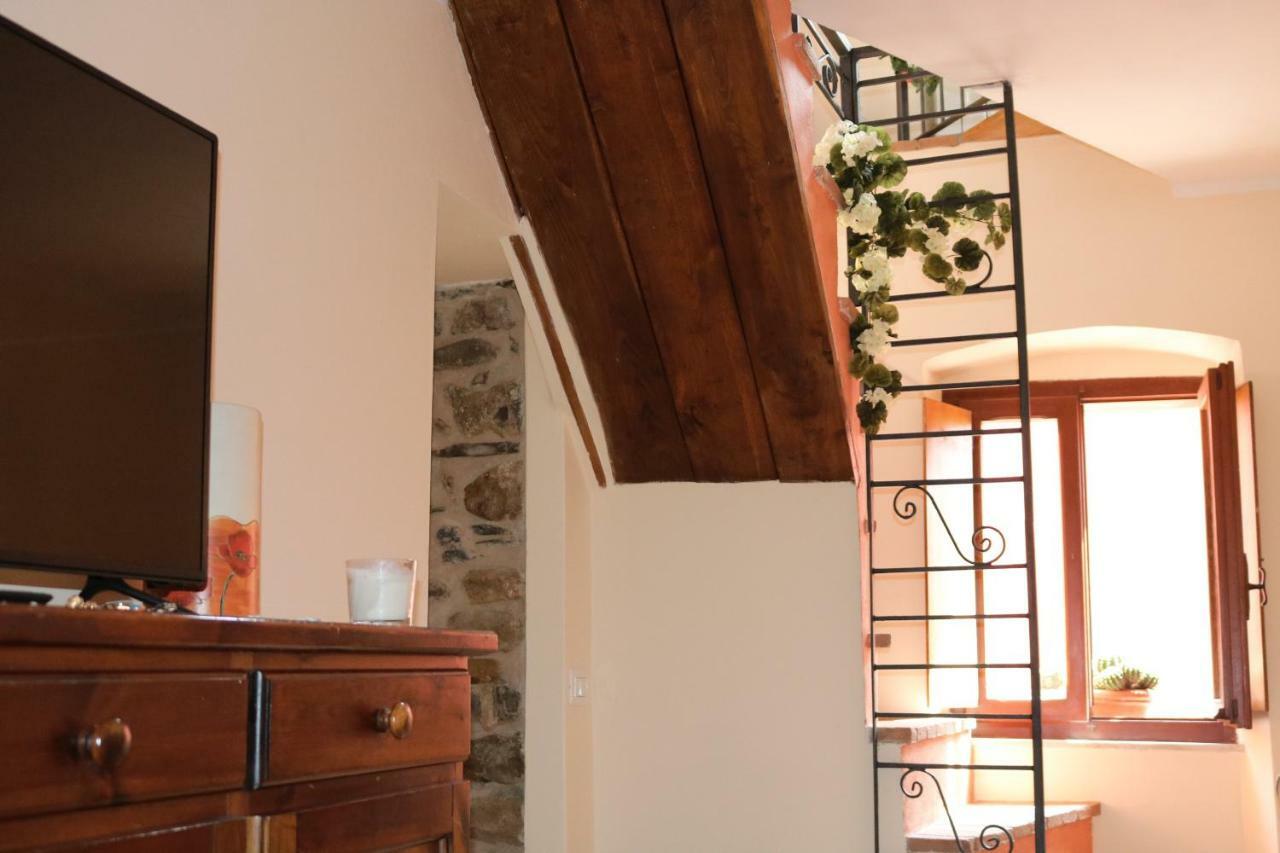 Casa Vacanze Elena Rometta Exteriör bild